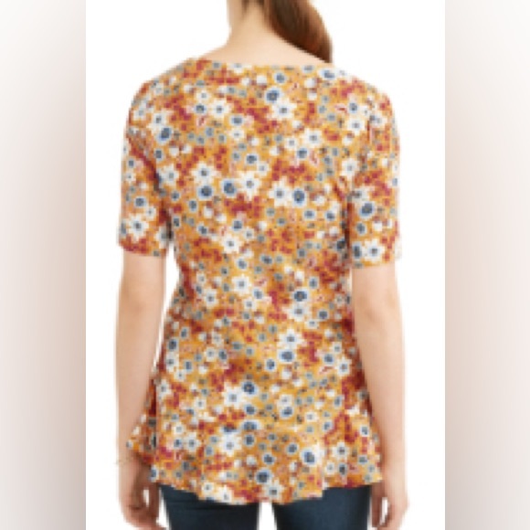 Tim and Tru woman’s short sleeves, yellow floral blouse, size S (4-6) - Picture 2 of 7